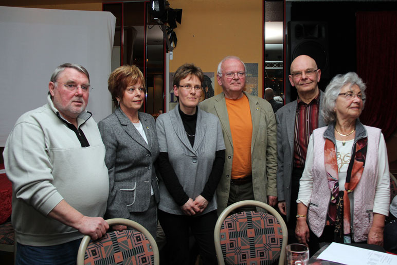 W. Sluyter, B. Matthey, U. Broszies-Klein, P. Schauer, G. H�lzel, E. Gelhaar (v.l.n.r.)
 (Ein Klick auf das Bild bringt Sie auf die vorherige Seite)