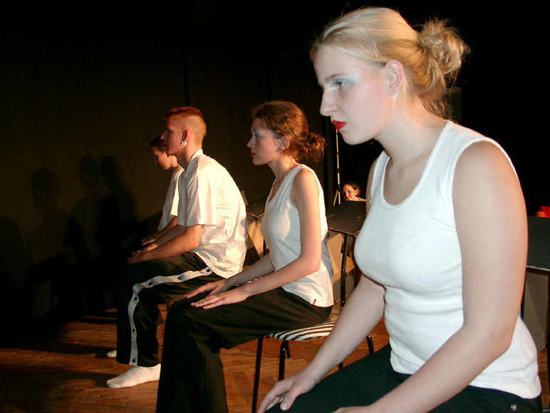 9. Schultheaterfest - Bild 41
 (Ein Klick auf das Bild bringt Sie auf die vorherige Seite)