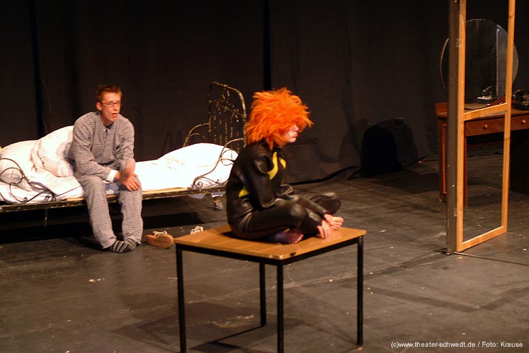 10.Schultheaterfest - Dienstag - Bild 1
 (Ein Klick auf das Bild bringt Sie auf die vorherige Seite)