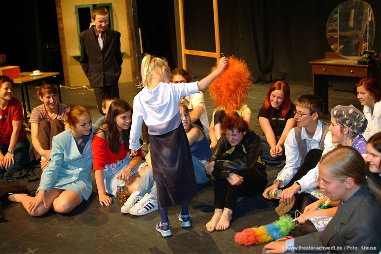 10.Schultheaterfest - Dienstag - Bild 9
 (Ein Klick auf das Bild bringt Sie auf die vorherige Seite)