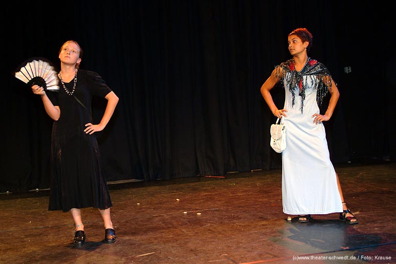 10.Schultheaterfest - Dienstag - Bild 12
 (Ein Klick auf das Bild bringt Sie auf die vorherige Seite)