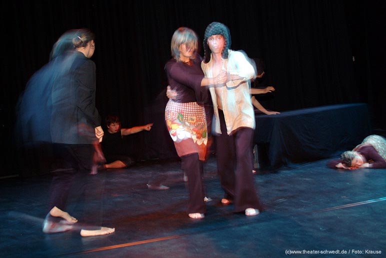 10.Schultheaterfest - Donnerstag - Bild 1
 (Ein Klick auf das Bild bringt Sie auf die vorherige Seite)