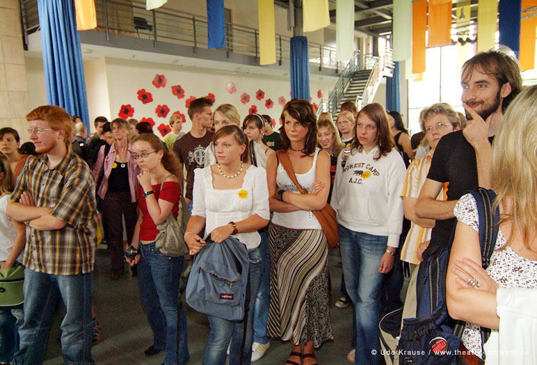 Schultheaterfest - Montag - Bild 28
 (Ein Klick auf das Bild bringt Sie auf die vorherige Seite)