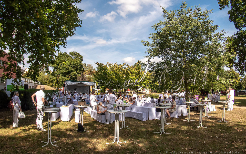 Dîner en blanc – Foto 2 von 20