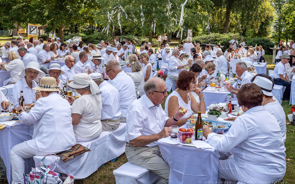 Dîner en blanc – Foto 6 von 20