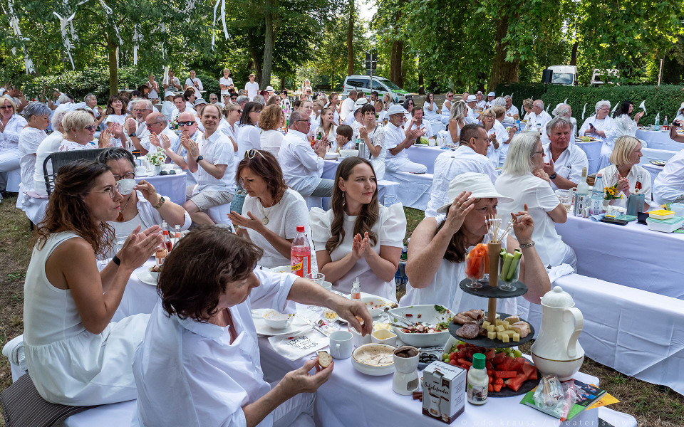 Dîner en blanc – Foto 8 von 20