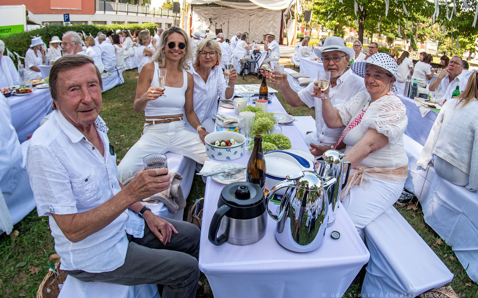 Dîner en blanc – Foto 12 von 20