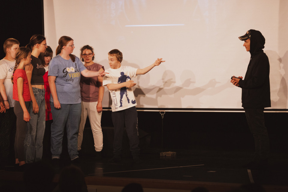 Deutsch-Polnisches Schultheaterfest / Niemiecko-Polski Festiwal Teatrów Szkolnyc – Foto 1 von 47