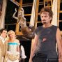 Was ihr wollt, 5. Akt, Sebastian (Peter-Benjamin Eichhorn), Olivia (Monika Radl), Malvolio (Udo Schneider)