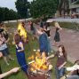 Musik und Knüppelbrotbacken am Feuer - Ausklang des ersten Tages