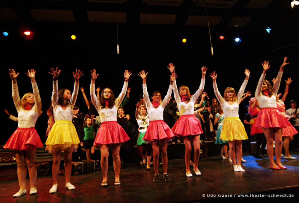 Bahnhofsgeschichten - Projekt Musiktheater, Kl. 7-13, Rouanet-Gymnasium Beeskow