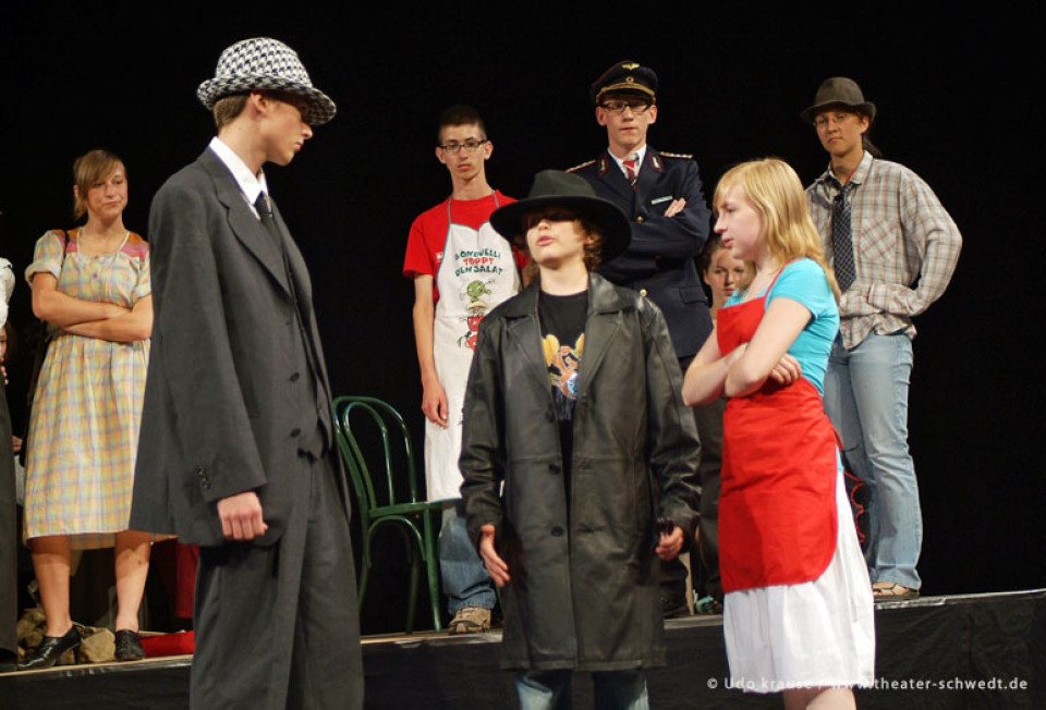 Bahnhofsgeschichten - Projekt Musiktheater, Kl. 7-13, Rouanet-Gymnasium Beeskow