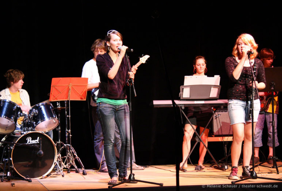 Du bist es! - Theaterteenwork, Schülertheater der Aktiven Naturschule Prenzlau