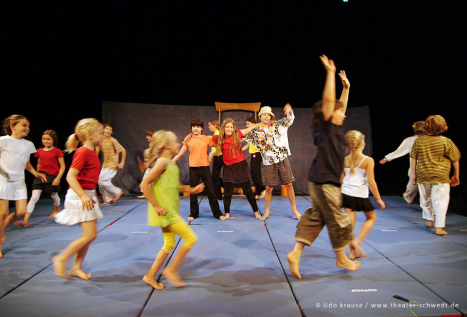 Kinderzirkus - Kinder der Aktiven Naturschule Templin