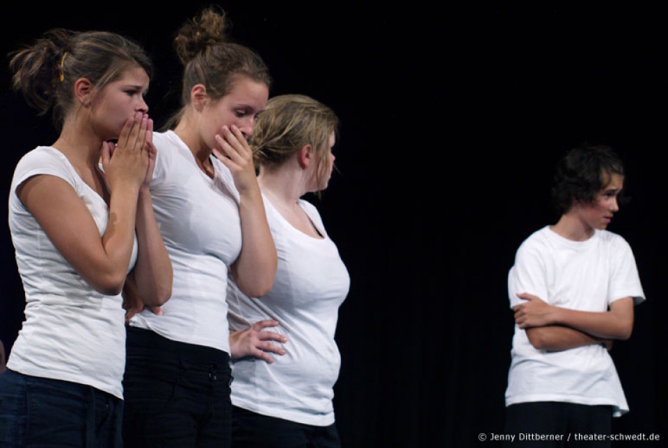 Portrait eines Planeten - Theater-AG Theattrobaten, Friedrich-Schiller-Gymnasium Königs Wusterhausen