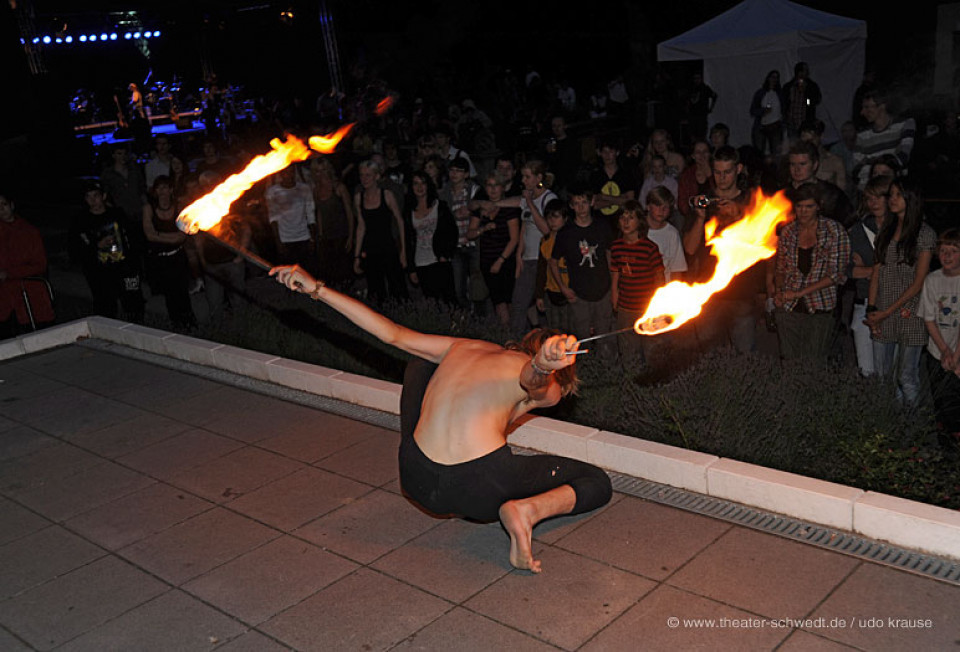 Feuershow des Teatr UHURU Gryfino