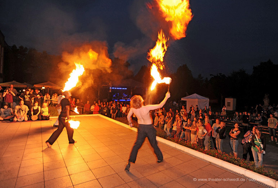 Feuershow des Teatr UHURU Gryfino