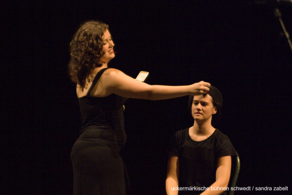 Liebelei - Spiegelei / Kurs Darstellendes Spiel, Kl. 13, Gymnasium im Stift Neuzelle