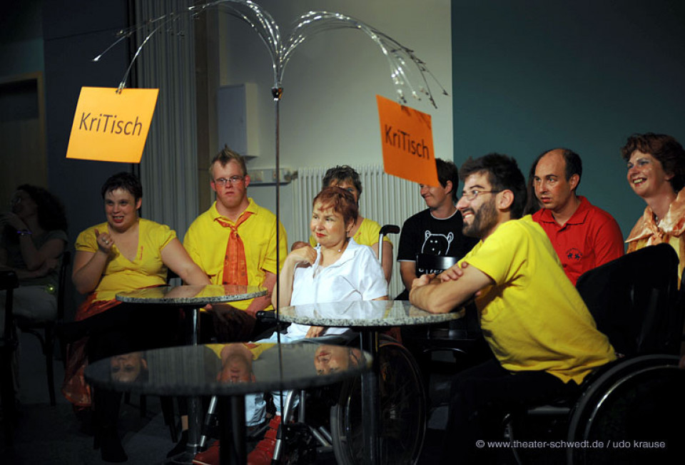KriTisch zu ... wenn es anders kommt ... / Bärenherz, Theatergruppe der Lebenshilfe Schwedt, Kreisvereinigung Uckermark