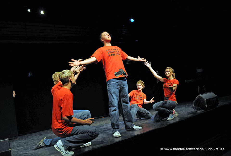 Deutschland, deine Teenies / LDK Darstellen und Gestalten, Kl. 10, Gauß-Gymnasium Schwedt