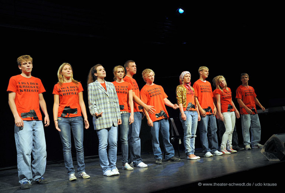 Deutschland, deine Teenies / LDK Darstellen und Gestalten, Kl. 10, Gauß-Gymnasium Schwedt
