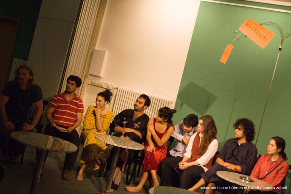 KriTisch zu La Notte dei Giganti / Studio Novecento Milano, Italien