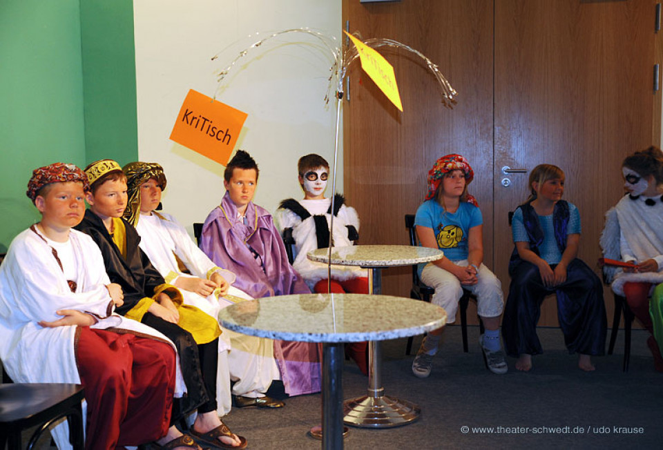 KriTisch zu Kalif Storch / Klasse 5, Schule Finowfurt, Mach-Mit-Theater