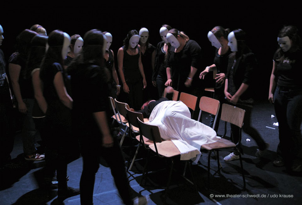 Time Out / Schüler der 9. Klasse der Johann-Julius-Hecker-Schule Berlin-Marzahn