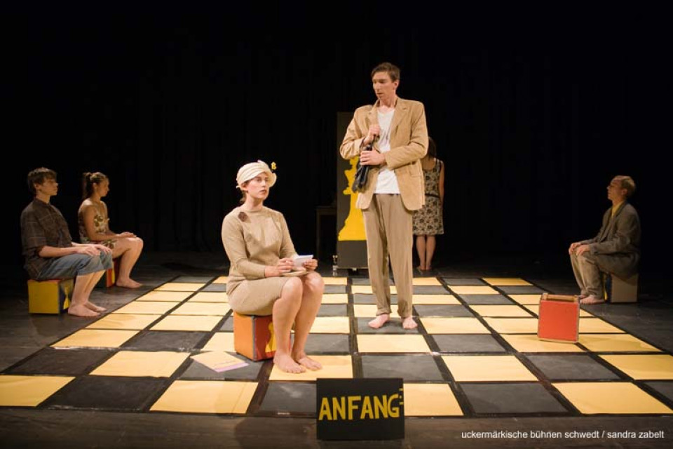 Das Labyrinth / Theaterschule für Körper & Bildung und Theater Frankfurt (Oder)