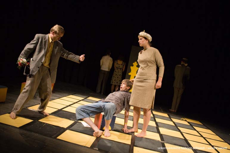 Das Labyrinth / Theaterschule für Körper & Bildung und Theater Frankfurt (Oder)