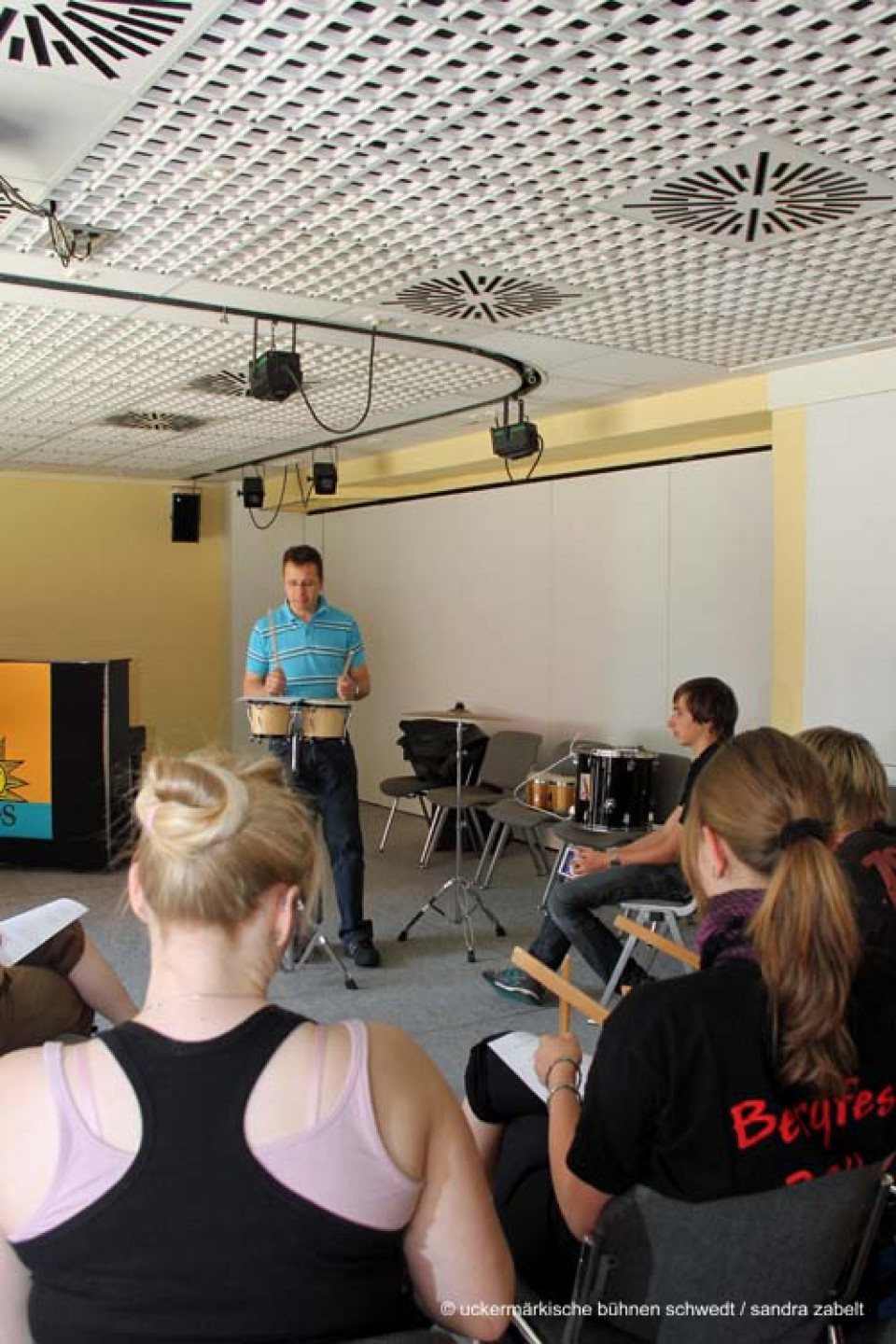 Werkstatt: Rhythmik und Musik mit Tom Bellée (Gesangslehrer)