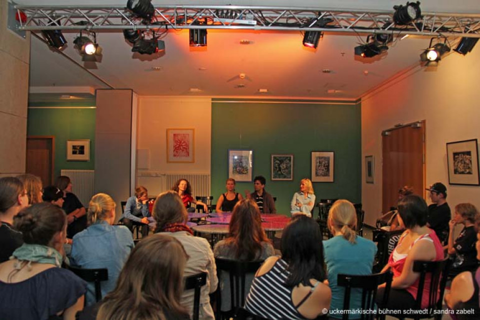 KriTisch zu Sonjas Entscheidung / Uckermärkische Bühnen Schwedt