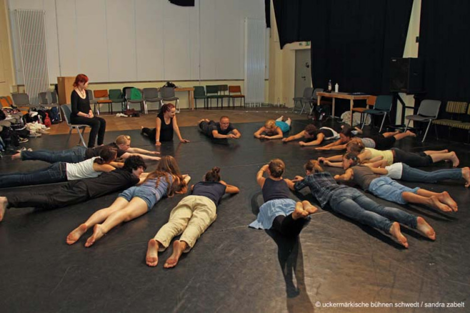 Werkstatt: Körper und Stimme mit Janusz Janiszewski (Theaterpädagoge und Regisseur)