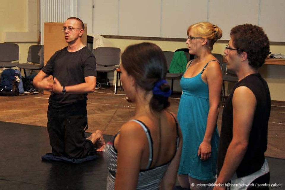 Werkstatt: Körper und Stimme mit Janusz Janiszewski (Theaterpädagoge und Regisseur)