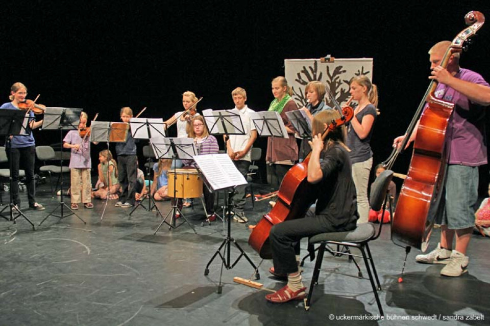Der Hasenkalender / Kinderchor und Instrumentalensemble der Uckermärkischen Musik- und Kunstschule Angermünde