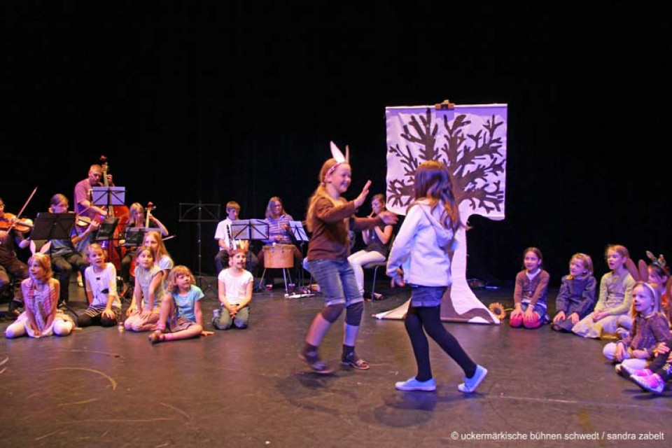 Der Hasenkalender / Kinderchor und Instrumentalensemble der Uckermärkischen Musik- und Kunstschule Angermünde