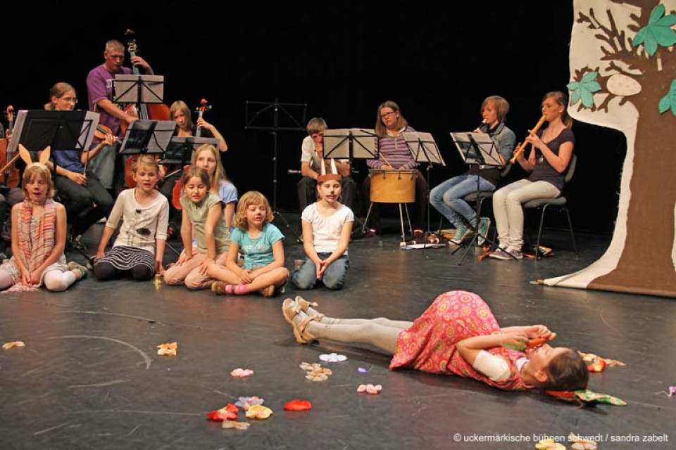 Der Hasenkalender / Kinderchor und Instrumentalensemble der Uckermärkischen Musik- und Kunstschule Angermünde
