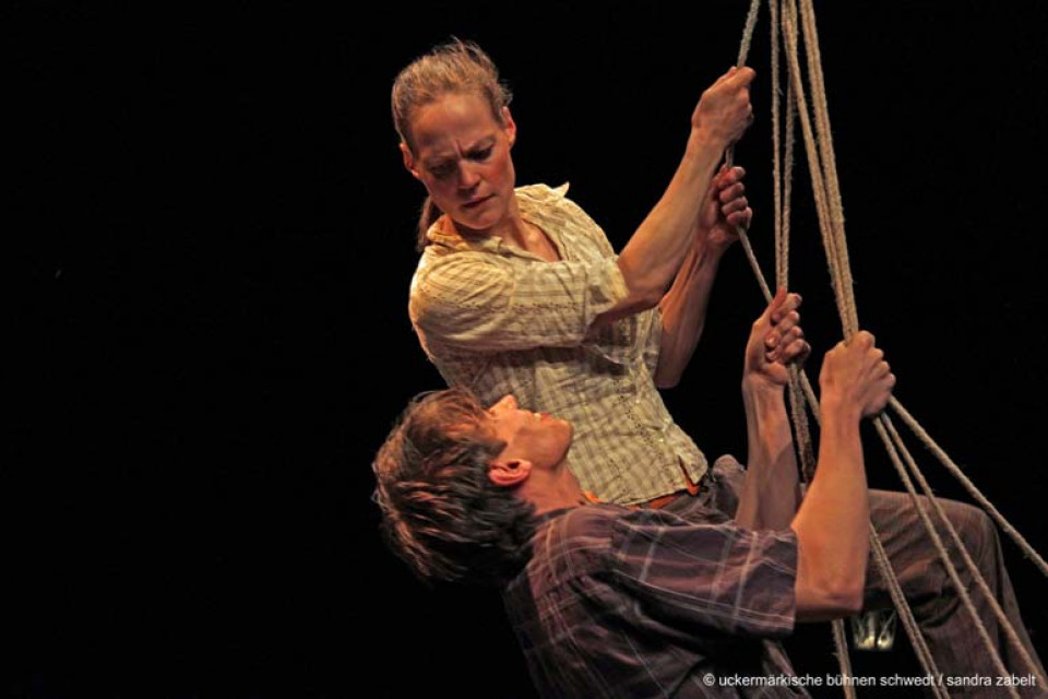 Koma / Theaterschule für Körper & Bildung und Theater Frankfurt (Oder)