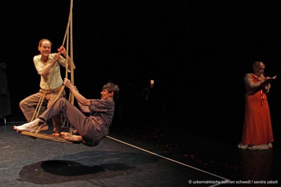 Koma / Theaterschule für Körper & Bildung und Theater Frankfurt (Oder)