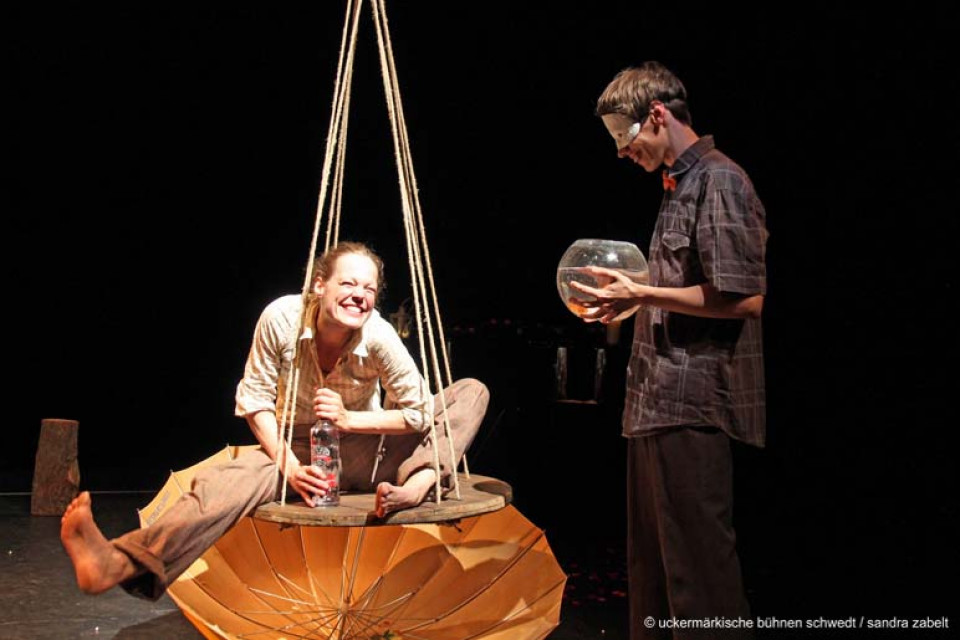 Koma / Theaterschule für Körper & Bildung und Theater Frankfurt (Oder)