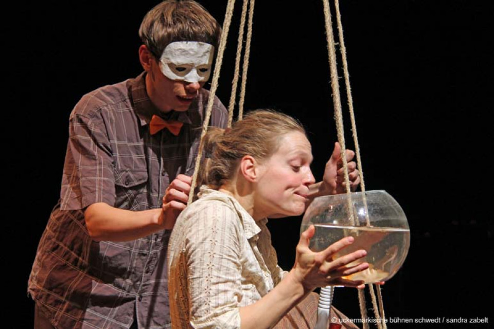 Koma / Theaterschule für Körper & Bildung und Theater Frankfurt (Oder)