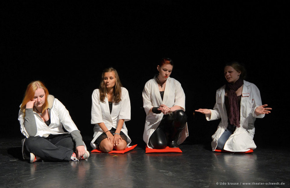 Die 5 Gesichter der Frau - Theatergruppe Kurios, Eberswalde