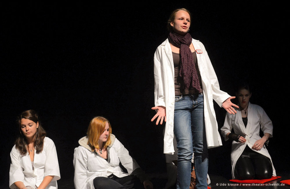 Die 5 Gesichter der Frau - Theatergruppe Kurios, Eberswalde