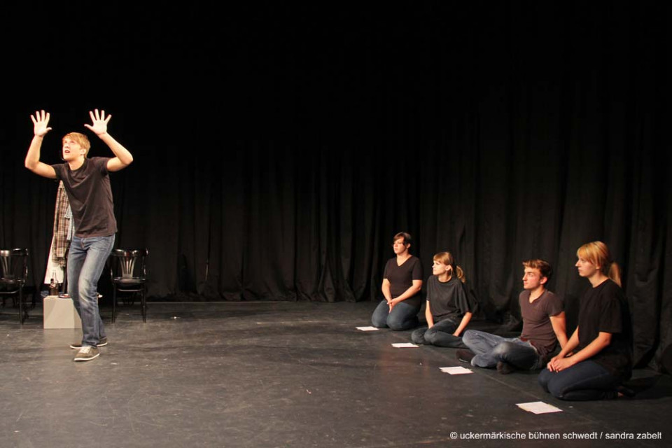 Brecht! - Kurs Darstellendes Spiel, 4. Semester, Bertolt-Brecht-Gymnasium Bad Freienwalde