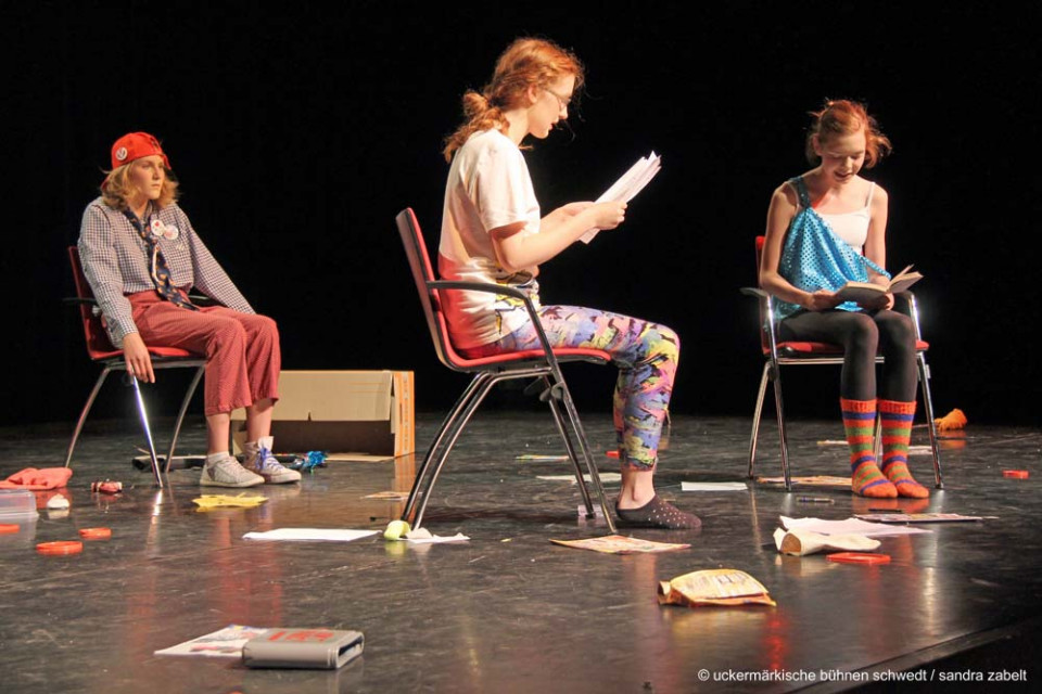 Mr. Pilks Irrenhaus - Nachwuchsjugendgruppe des Kinder- und Jugendtheaters Stolperdraht Schwedt e. V.