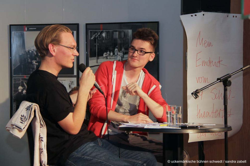 Wie war's? - Resümee des 19. Schultheaterfestes - die Moderatoren: Lorenz Vögel und Ortwin Bader