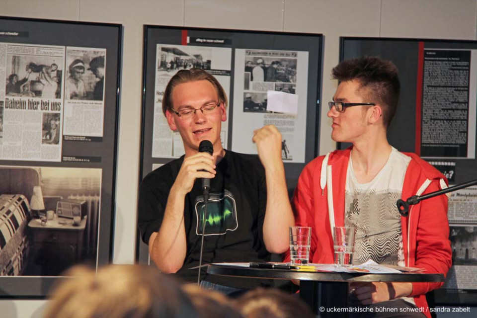 Wie war's? - Resümee des 19. Schultheaterfestes - die Moderatoren: Lorenz Vögel und Ortwin Bader