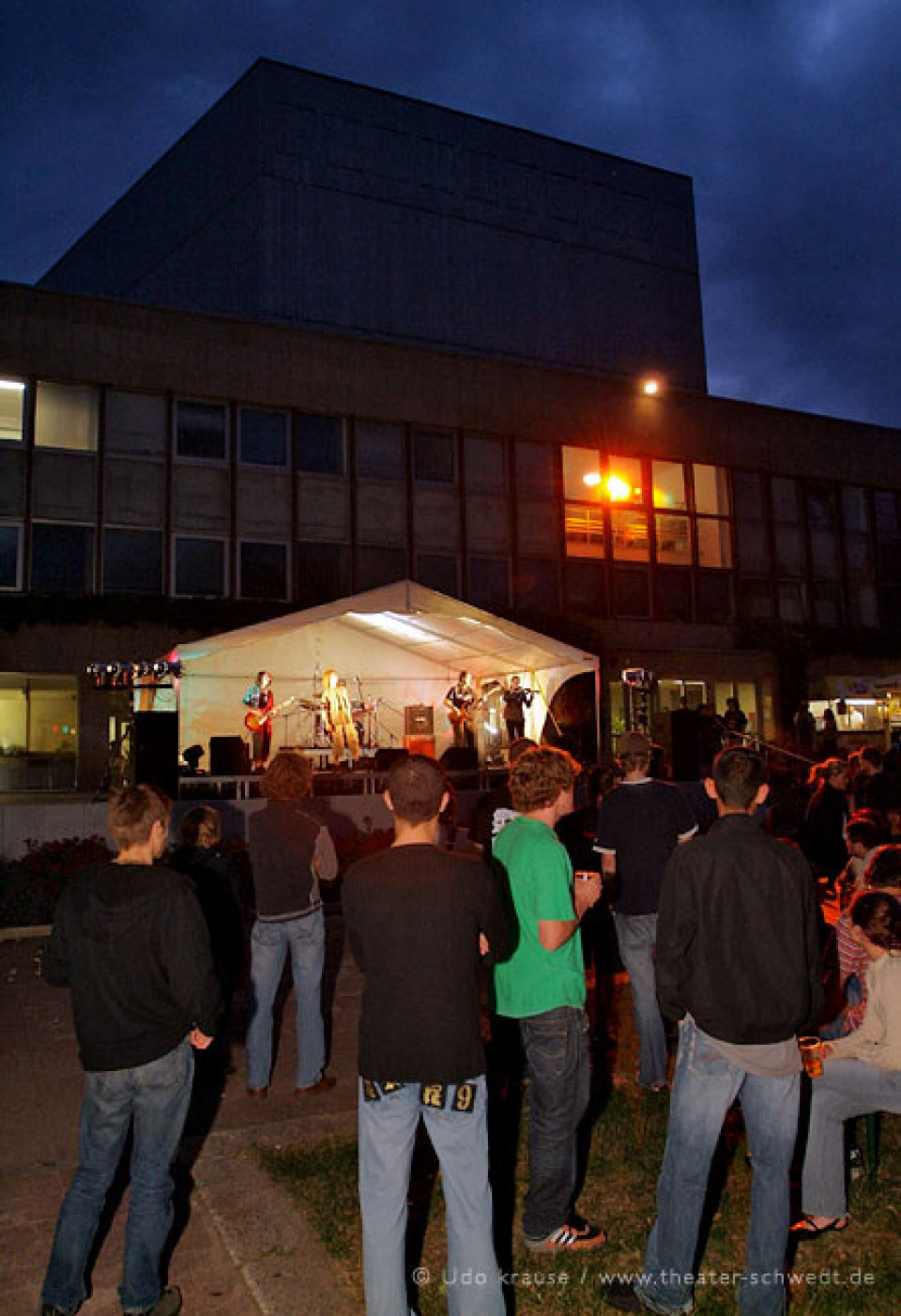 Konzert mit Huckepack, Vagabunt und Strings of Sofia