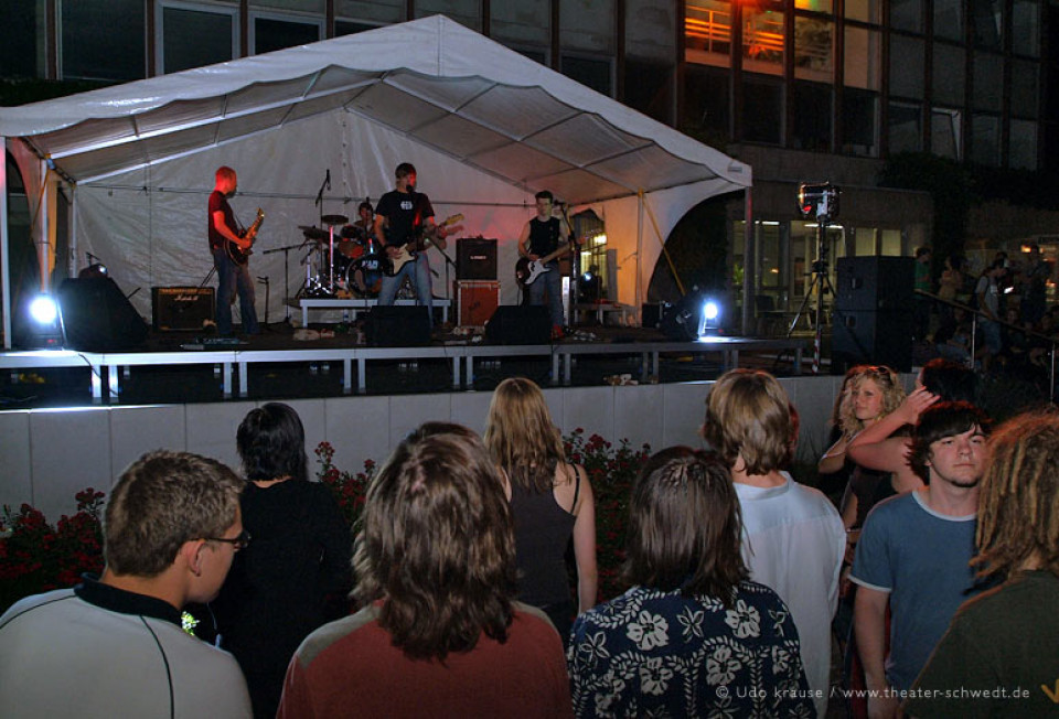 Konzert mit Huckepack, Vagabunt und Strings of Sofia