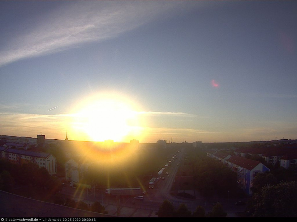 Wieder Stau und Polizei hat schon Feierabend (hinzugefügt von Schwedter am 20.05.2020)